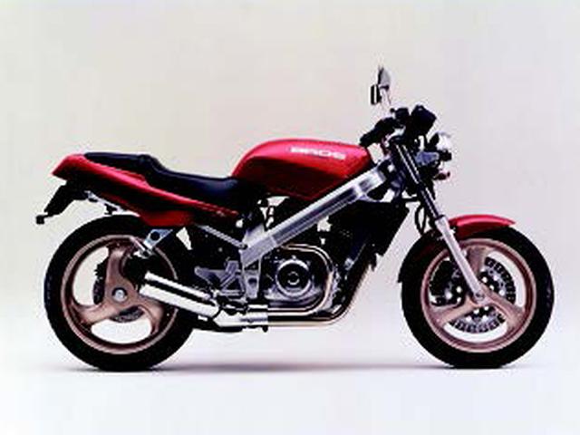 画像: ●水冷4ストOHC3バルブV型2気筒●647cc●55PS/7500rpm●5.7kg-m/6500rpm●165kg●120/70R17・150/60R17●56万9000円(諸元は1)