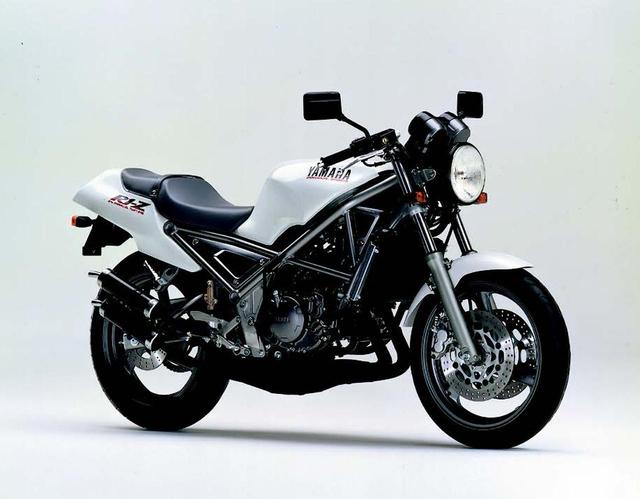 画像: ●水冷2スト・クランクケースリードバルブ並列2気筒●249cc●45PS/9500rpm●3.7kg-m/8500rpm●152kg●110/70-17・140/70-17●48万9000円