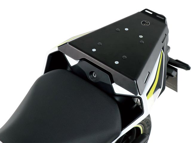 画像: スポーツラック/税抜25,000円 タンデムシートをキャリアに換装。荷物の積載をしやすくします。