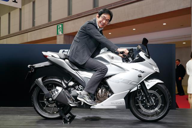 画像: ボリュームのある車体だが、車体骨格は単気筒車らしくスリムな仕上がりで「人車一体」感が高い。ハンドル位置は見た目の印象ほど低くはなく、垂れ角も少ないので街乗りや長距離ツーリングも苦にならないだろう。