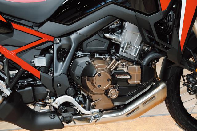 画像: スタンダード車もMTとDCTの2本立て。MT用にクイックシフターもオプションで用意。ユーザーはMTとDCT、ほぼ半々だという。