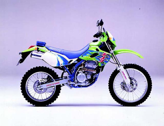 画像: ●水冷4ストDOHC4バルブ単気筒●249cc●30PS/8500rpm●2.6kg-m/7500rpm●109kg●3.00-21・4.60-18●44万9000円