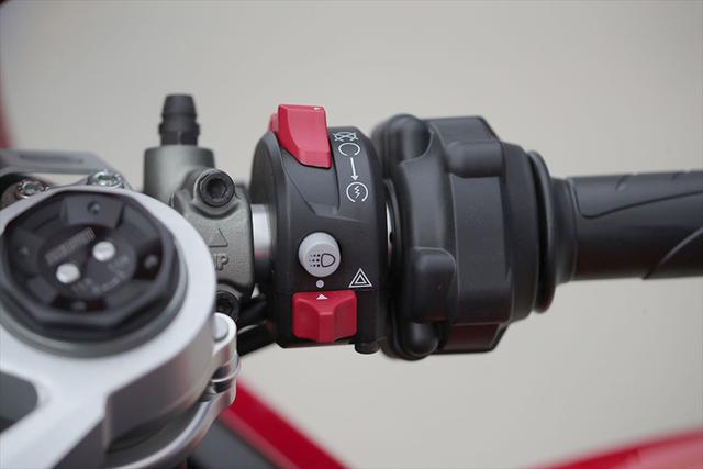 画像10: 【動画あり】DUCATI Panigale V2「トップたる所以。V2に込めた熱量を識る」 (松井勉)♯Web Mr.Bikeインプレッション