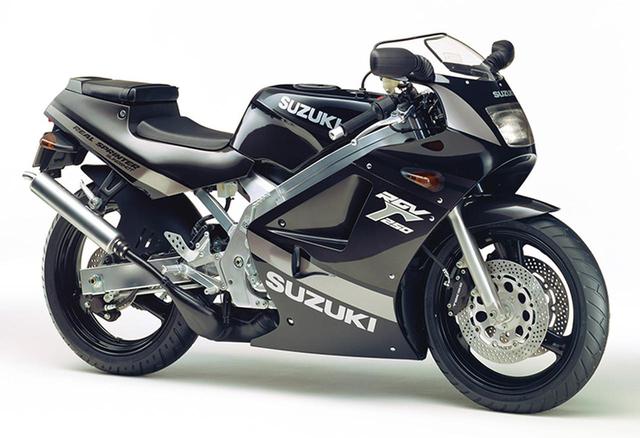 画像2: RGV250Γ(VJ21A)1989年2月2日発売 59万9000円(当時)
