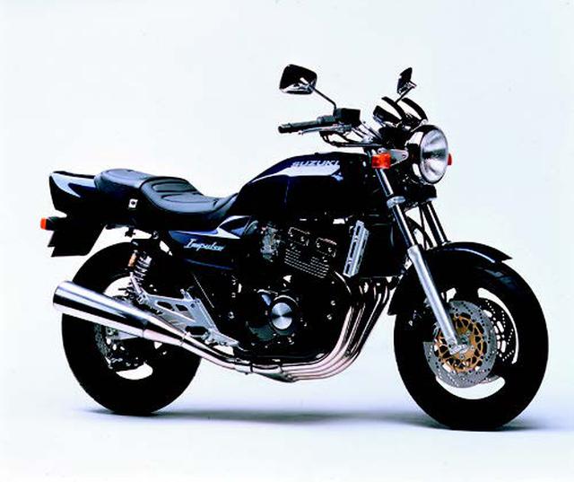 画像: ●水冷4ストDOHC4バルブ並列4気筒●399cc●53PS/11000rpm●3.8kg-m/9500rpm●172/174kg●110/70-17・140/70-17●55万9000円/57万9000円