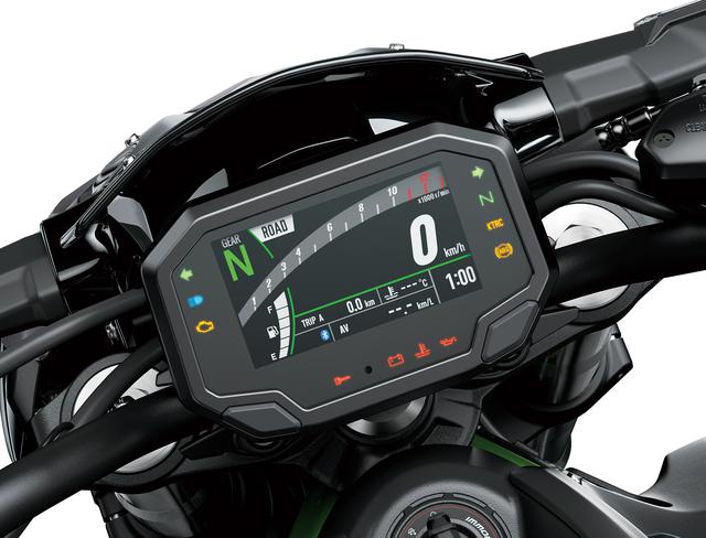 画像: 新型4.3インチフルデジタルTFTカラー液晶メーターを装備。新たに装備されたKTRC (Kawasaki Traction Control)やパワーモード・ライディングモードの選択も行なえます。 また、Bluetoothを内蔵し、スマホとの接続機能も新採用。