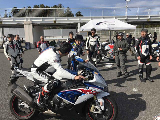 画像: WGPチャンピオン原田哲也氏、世界耐久ロードレース世界チャンピオン酒井大作氏、BMW公認インストラクター鈴木大五郎氏、からの直接指導