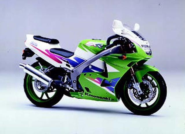画像: ●水冷4ストDOHC4バルブ並列4気筒●248cc●40PS/15500rpm●2.3kg-m/10000rpm●141㎏●110/70R17・140/60R18●60万9000円