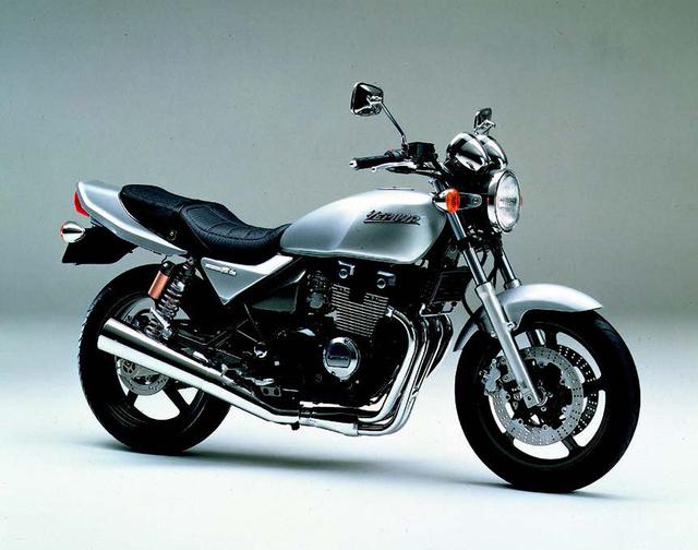 画像: ●空冷4ストDOHC4バルブ並列4気筒●399㏄●53PS/11000rpm●3.6㎏-m/9500rpm●185㎏●110/80-17・140/70-18●58万円