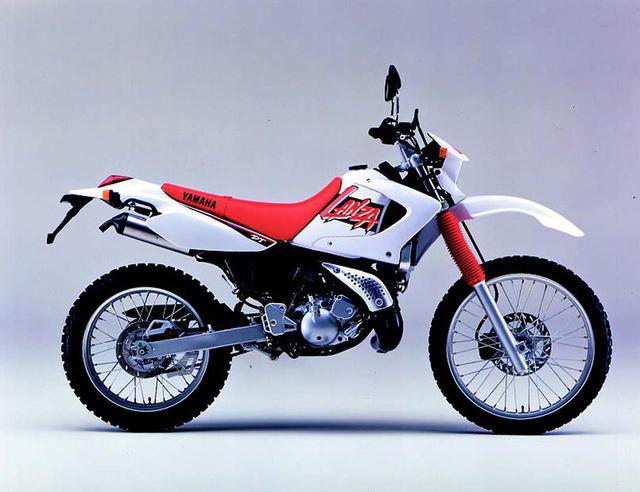 画像: ●水冷2ストクランクケースリードバルブ単気筒●224cc●40PS/8500rpm●3.7kg-m/7500rpm●114kg●3.00-21・4.60-18●43万5000円