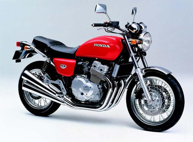 画像: ●水冷4ストDOHC4バルブ並列4気筒●399cc●53PS/10000rpm●4.1kg-m/7500rpm●192kg●110/80-18・140/70-17●57万9000円
