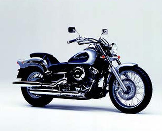 画像: ●空冷4ストOHC2バルブV型2気筒●399cc●33PS/7500rpm●3.3kg-m/6000rpm●204kg●100/90-19・170/80-15●62万9000円