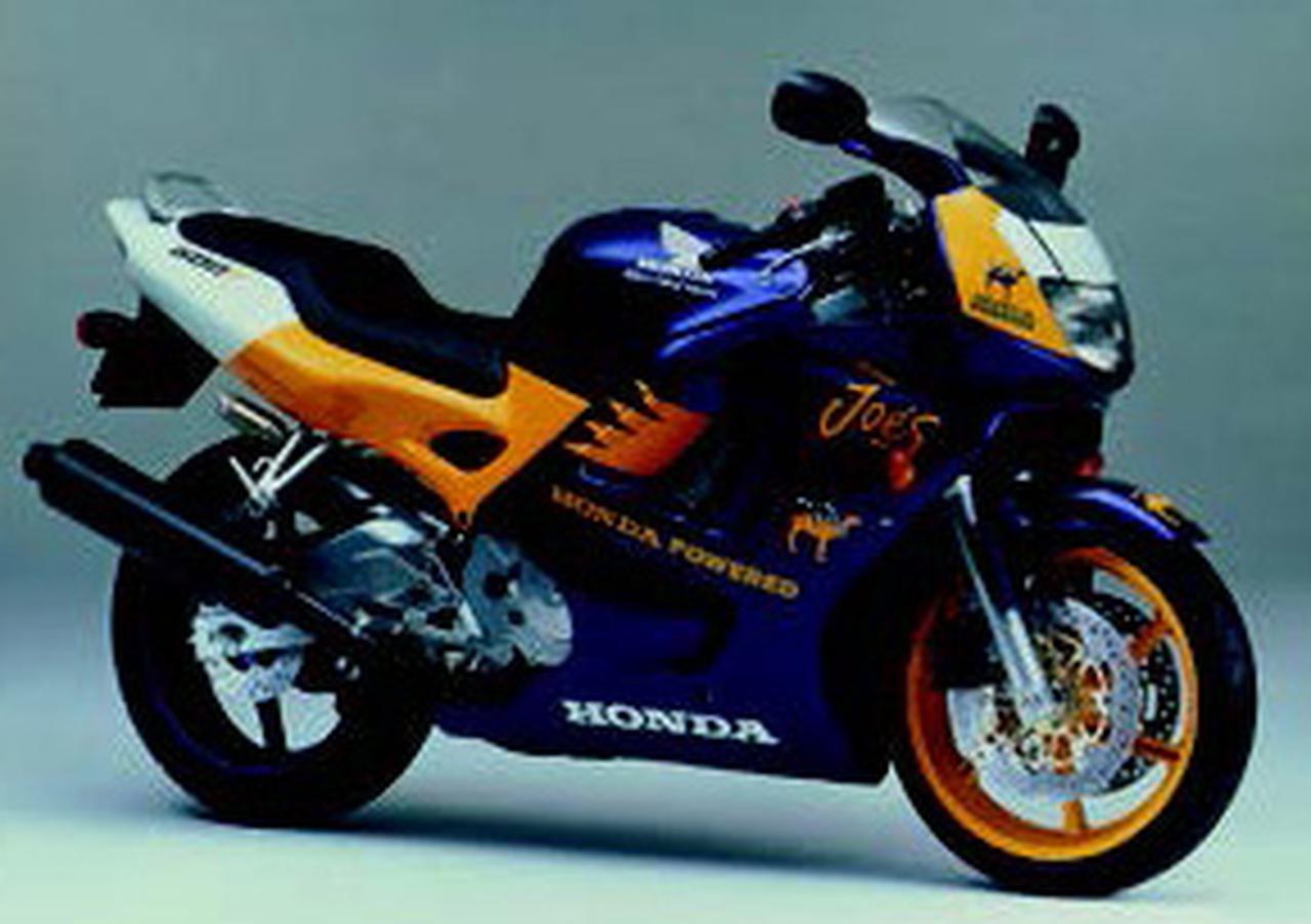 アンバランス ホンダ CBR600F 1997年12月 - 日本バイク100年史アルバムの続きを見る