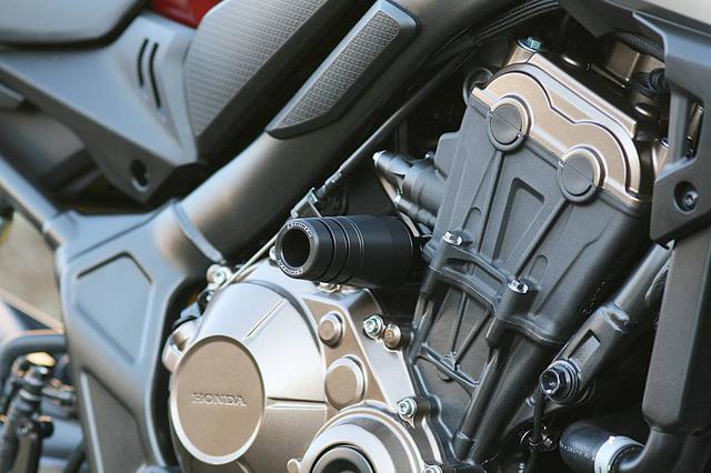 画像1: STRIKER ガードスライダー/品番:SS-GS149A-F1 SS-GS149B-F1/税別:13,000円(シルバー)/15,000円(オールブラック)
