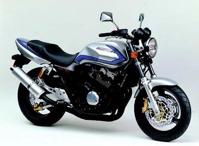画像: ●水冷4ストDOHC4バルブ並列4気筒●399cc●53PS/11000rpm●3.9kg-m/9500rpm●168kg●120/60ZR17・160/60ZR17●61万9000円(ストライプパターン)