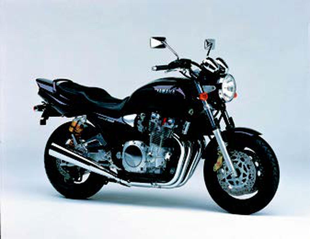 ヤマハ XJR1300 1999 年 3月 - 日本バイク100年史アルバムの続きを見る ヤマハ XJR1300 1999 年 3月 - 日本バイク100年史アルバムの続きを見る
