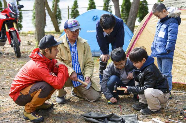 画像: キャンプの達人を講師に迎え、参加した子どもたちと一緒にテントを組むなど実践的なキャンプ講座を開催。バイクイベントでもなかなか親子で一緒に思い出作りができるのはなかなかない。