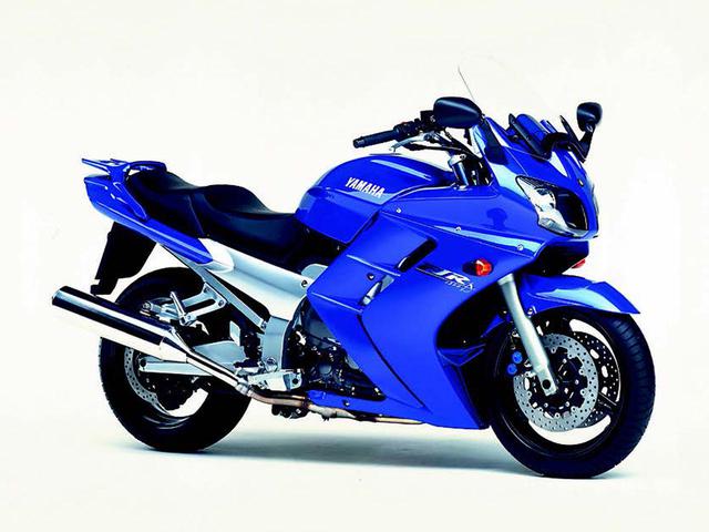 画像: ●水冷4ストDOHC4バルブ並列4気筒●1298cc●143.5PS/8000pm●13.7kg-m/7000rpm●244kg●120/70ZR17・180/55ZR17●輸出車