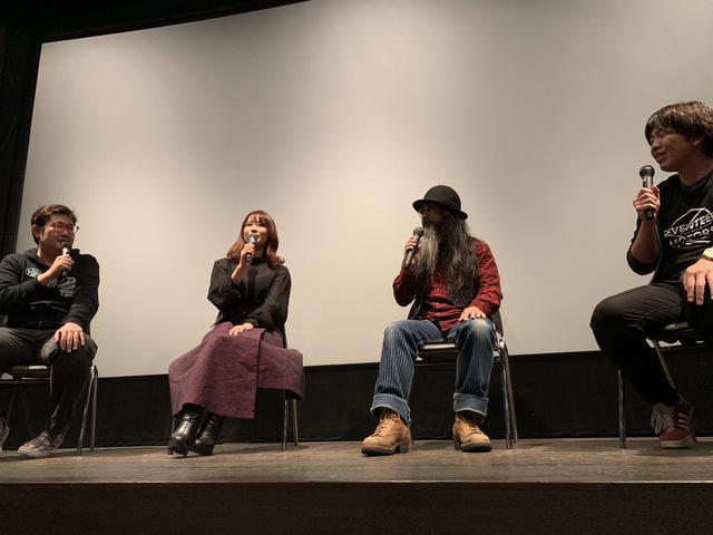 画像: 初日上映後のトークショーには、伊藤拓也監督、伊勢悟さんらと一緒に、webオートバイでも活躍中の平嶋夏海さんが登場! 自身のバイクライフや、バイクの楽しさについても熱く語りました!
