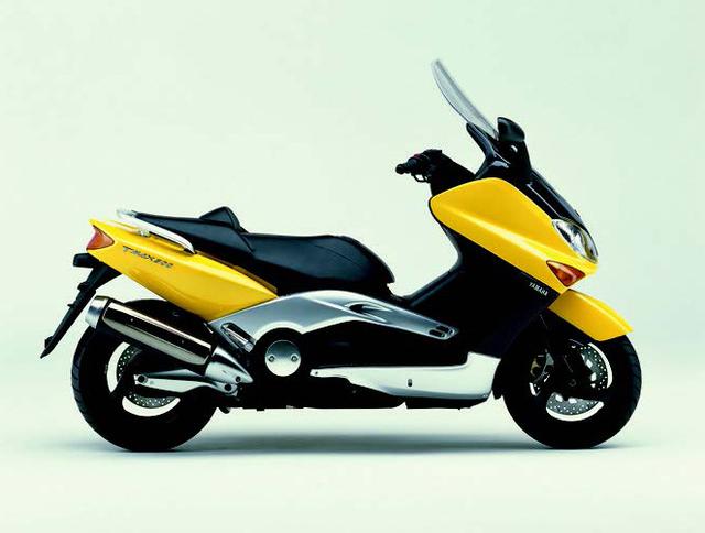 画像: ●水冷4ストDOHC4バルブ並列2気筒●499cc●38PS/7000pm●4.5kg-m/5500rpm●198kg●120/70-14・150/70-14●74万円