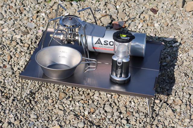 画像1: キャンプツーリングに適したテーブルとは? 収納時コンパクトになる「ローテーブル」を考察【編集部員の自腹インプレ】