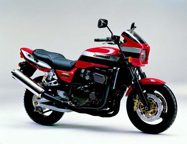 画像: ●水冷4ストDOHC4バルブ並列4気筒●1164cc●100PS/8000pm●10.4kg-m/6000rpm●223kg●120/70ZR17・180/55ZR17●96万円