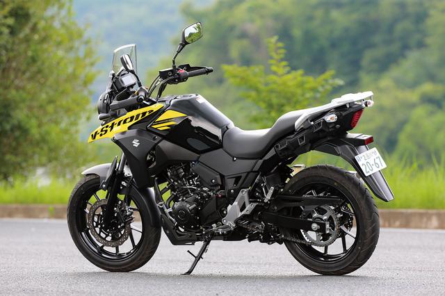 画像: 車体は大柄だがシート高は低くされていて、さらに専用セッティングを施したサスペンションと合わせて足つきも取り回しも良好だ。