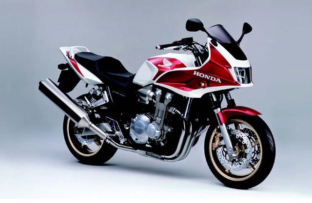 画像: ●水冷4ストDOHC4バルブ並列4気筒●1284cc●100PS/7000rpm●11.9kg-m/5500rpm●260kg●120/70ZR17・180/55ZR17●115万5000円