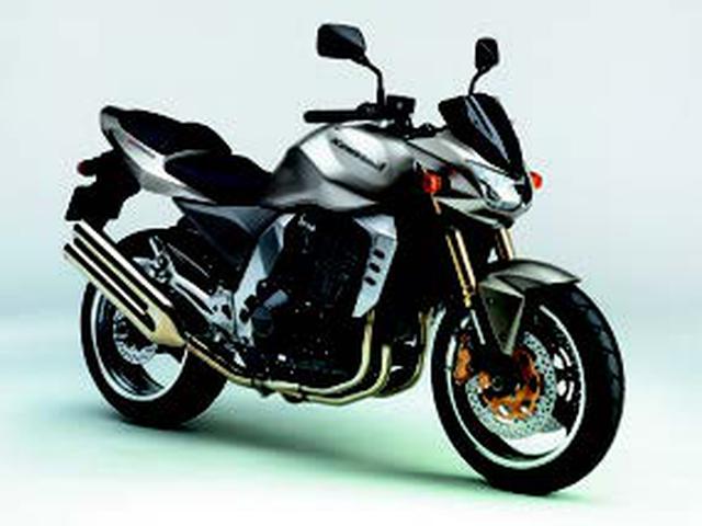 画像: ●水冷4ストDOHC4バルブ並列4気筒●953cc●123PS/10000rpm●9.4kg-m/8000rpm●198kg●120/70ZR17・190/50ZR17●輸出車
