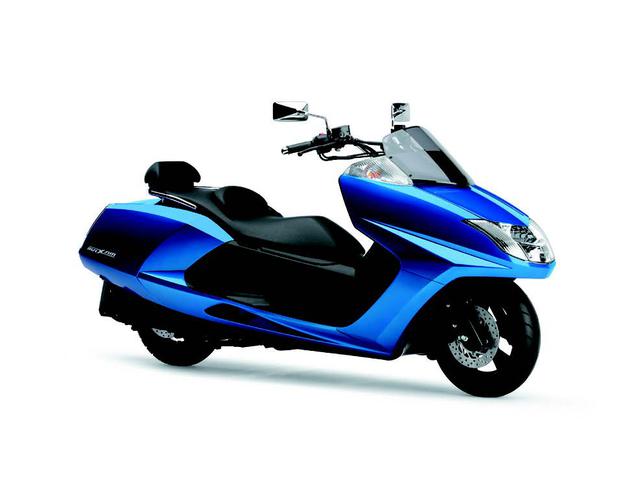 画像: ●水冷4ストDOHC4バルブ単気筒●249cc●20PS/7500rpm●2.1kg-m/5000rpm●182kg●120/70-13・130/70-13●63万円