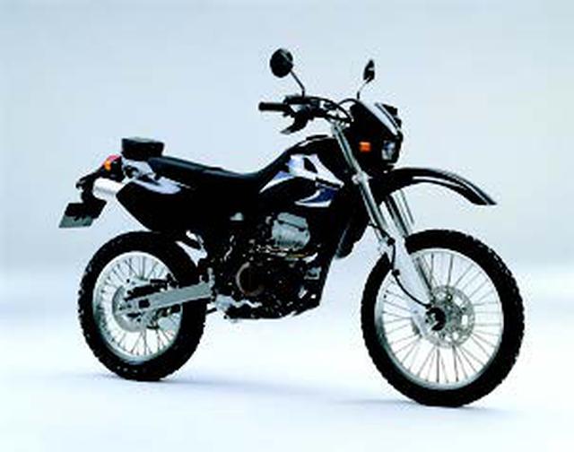画像: ●水冷4ストDOHC4バルブ単気筒●249cc●29PS/9000rpm●2.5kg-m/7000rpm●117kg(乾)●3.00-21・4.60-18●50万2950円
