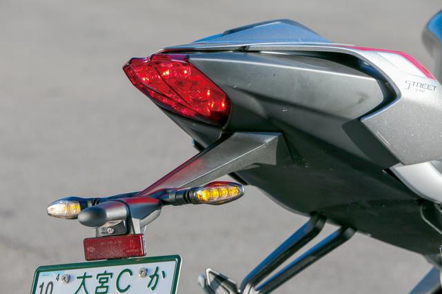 画像: テールランプとウインカーもLED。オプションでシーケンシャル点灯するタイプのLEDウインカーも用意されている。
