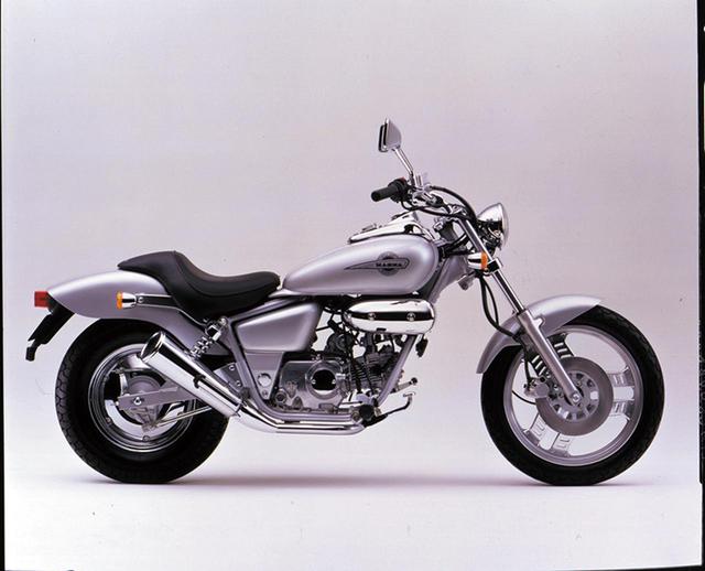 画像: 1995/4 HONDA マグナフィフティ ●空冷4ストOHC2バルブ単気筒●49㏄●3.9PS/8000rpm ●0.38㎏-m/6000rpm●96㎏●80/100-16・4.50-12 ●29万9000円