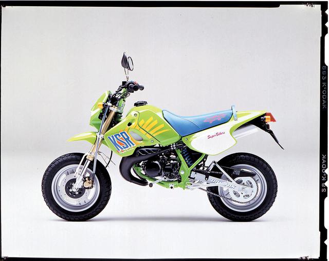 画像: 1990/3 KAWASAKI KSR-I ●水冷2スト・ピストンリードバルブ単気筒●49㏄ ●7.2PS/8000rpm●0.65㎏-m/7000rpm●77㎏ ●100-90-12・100/90-12●23万3000円