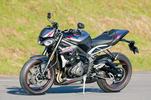 画像: スタイリングや骨格は、基本的に従来型のストリートトリプルRSを踏襲。このモデルならではの個性的なデザインは健在だ。