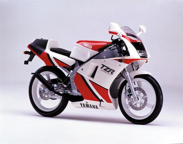 画像: 1990/2 YAMAHA TZR50 ●水冷2スト・クランクケースリードバルブ単気筒●49㏄ ●7.2PS/9000rpm●0.65㎏-m/7500rpm●83㎏ ●80/90-16・90/90-17●26万9000円