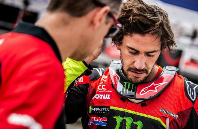 画像: ステージ2まで総合1位をキープしていたホンダのホアン・バレダがステージ3で視界不良から崖に転落し、マシンを救出できずに無念のリタイア。
