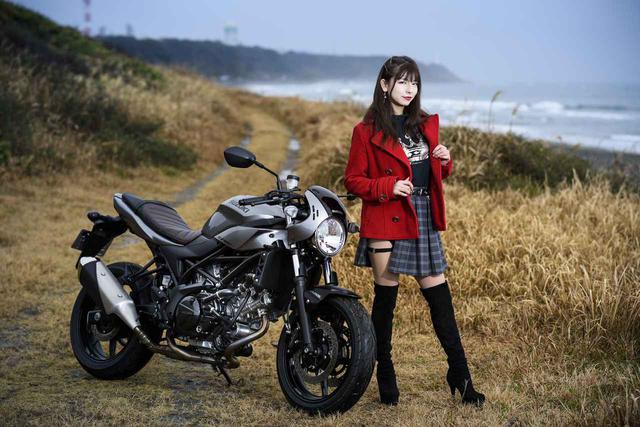 画像: カフェレーサーSV650Xと葉月美優