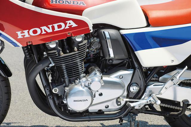 画像: エンジンやフレームなど、外装とマフラー/ステップ/ハンドルを除いた車体本体側はCB1100(SC65)ノーマル。それでここまで仕上がるのだ。