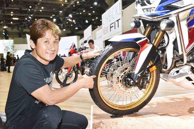 画像: アドベンチャースポーツはチューブレスリムを採用。「この方式ですとホイールの剛性が上がりますから、ハンドリングにどう影響するか、早く確認したいですね」