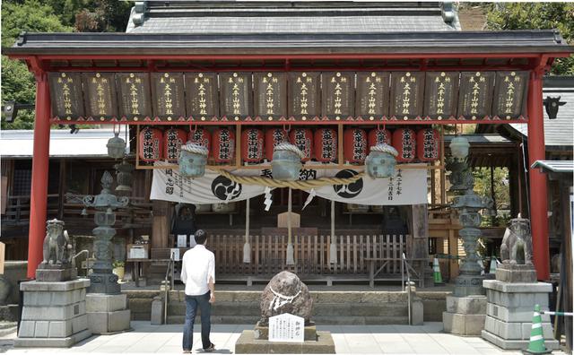 画像: 太平山神社 栃木県栃木市平井町659 神社へは駐車場にバイクを停めて階段で上がることもできるし、境内までバイクで行くことも出来ます。どちらにしても、登った後に見える景色は最高。なんとスカイツリーも見えることがあるとか。境内への道路は通行禁止の時間帯があるので、注意。マナーを守って安全運転で参拝したい。