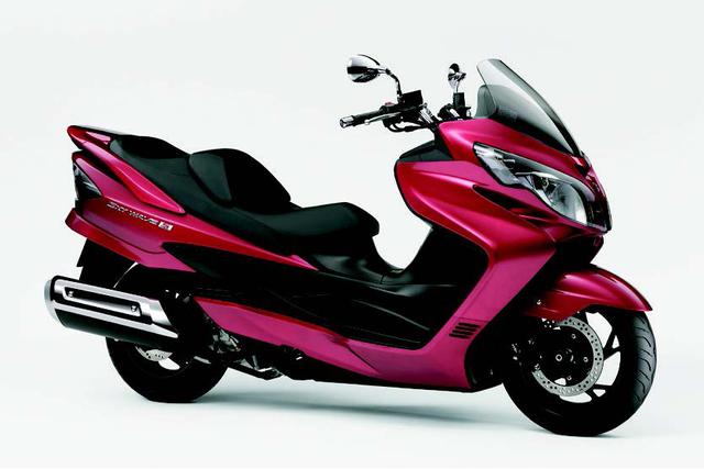 画像: ●水冷4ストDOHC4バルブ単気筒●249cc●26PS/7500rpm●2.5kg-m/6000rpm●190kg●120/80-14・150/70-13●62万8950円