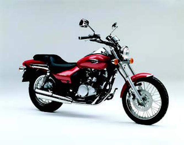 画像: ●空冷4ストOHC2バルブ単気筒●124cc●7.3PS/9000rpm●0.81kg-m/3000rpm●132kg(乾)●90/90-17・130/90-15●34万5450円