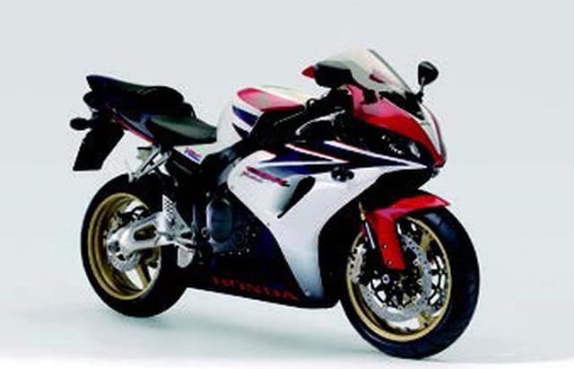 画像: ●水冷4ストDOHC4バルブ並列4気筒●998cc●172PS/12500rpm●11.68kg-m/10000rpm●176kg(乾燥)●120/70ZR17・190/50ZR17●輸出車