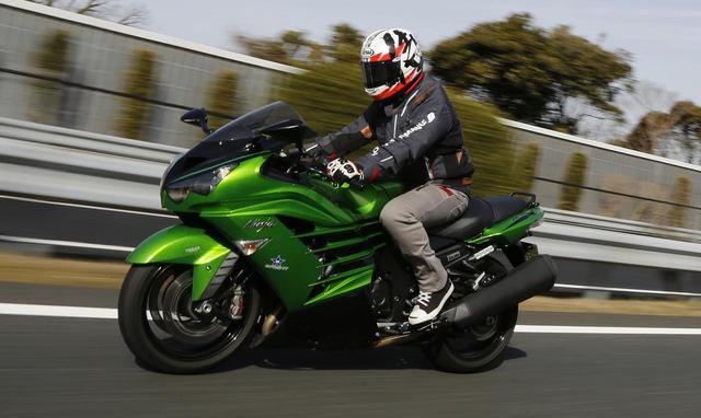 画像3: Ninja ZX-14R の足つき性と燃費をチェック!