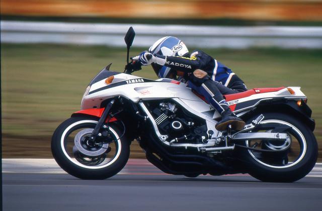 画像1: YAMAHA FZ250 PHAZER/女性にもウケた250マルチの革命児