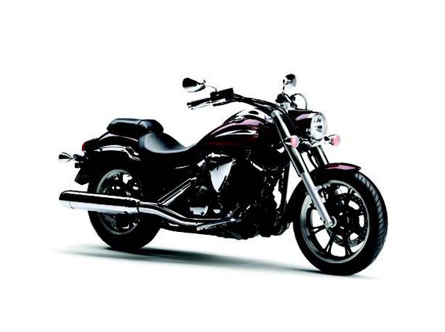 画像: ●空冷4ストOHC4バルブV型2気筒●942cc●53.5PS/6000rpm●7.8kg-m/3000rpm●278kg●130/70-18・170/70B16●輸出車