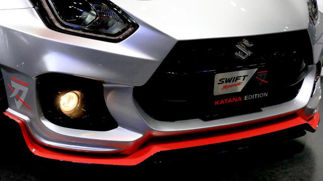 画像: スイフトスポーツ カタナエディションはさらにリップスポイラーにも赤の差し色。