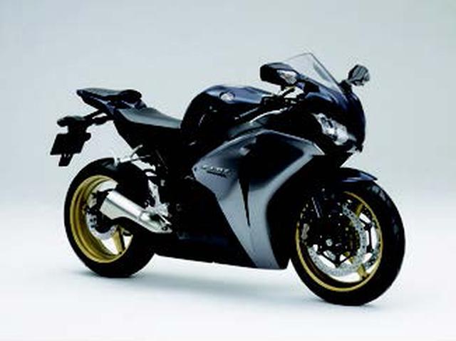 画像: ●水冷4ストDOHC4バルブ並列4気筒●999cc●118PS/9500rpm●9.7kg-m/8250rpm●201(211:ABS)kg●120/70ZR17・190/50ZR17●139万円/142万円(トリコロール)/155万8200円(ABS)