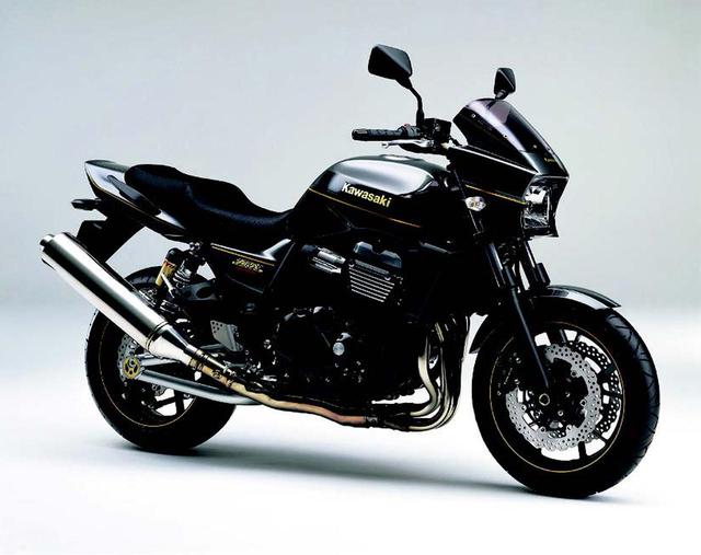 画像: ●水冷4ストDOHC4バルブ並列4気筒●1164cc●110PS/8000rpm●10.9kg-m/6000rpm●246kg●120/70ZR17・180/55ZR17●112万円